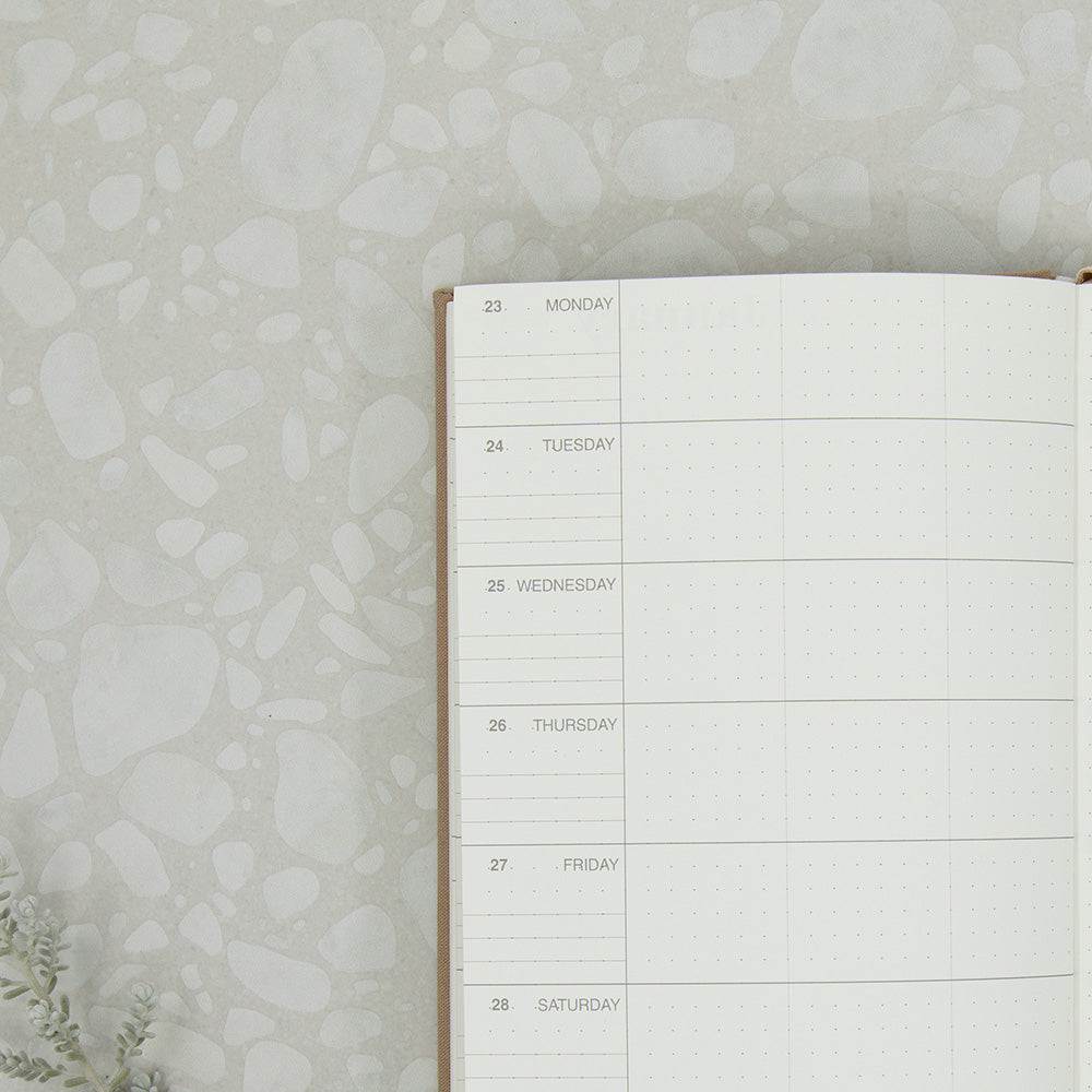  Weekly layout shown, with equal space for every day and columns to organise your weeks